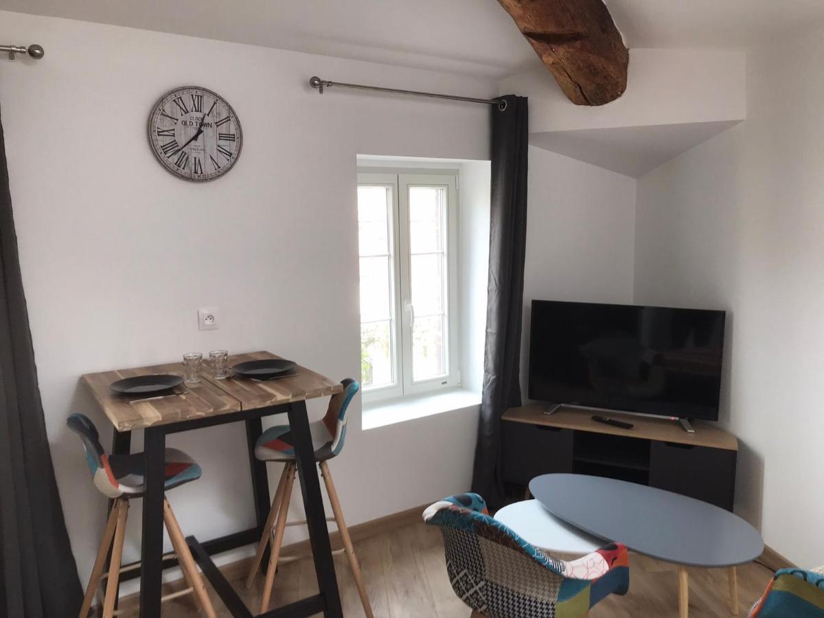 Super Studio refait à neuf proche des commerces Royat Esterno foto